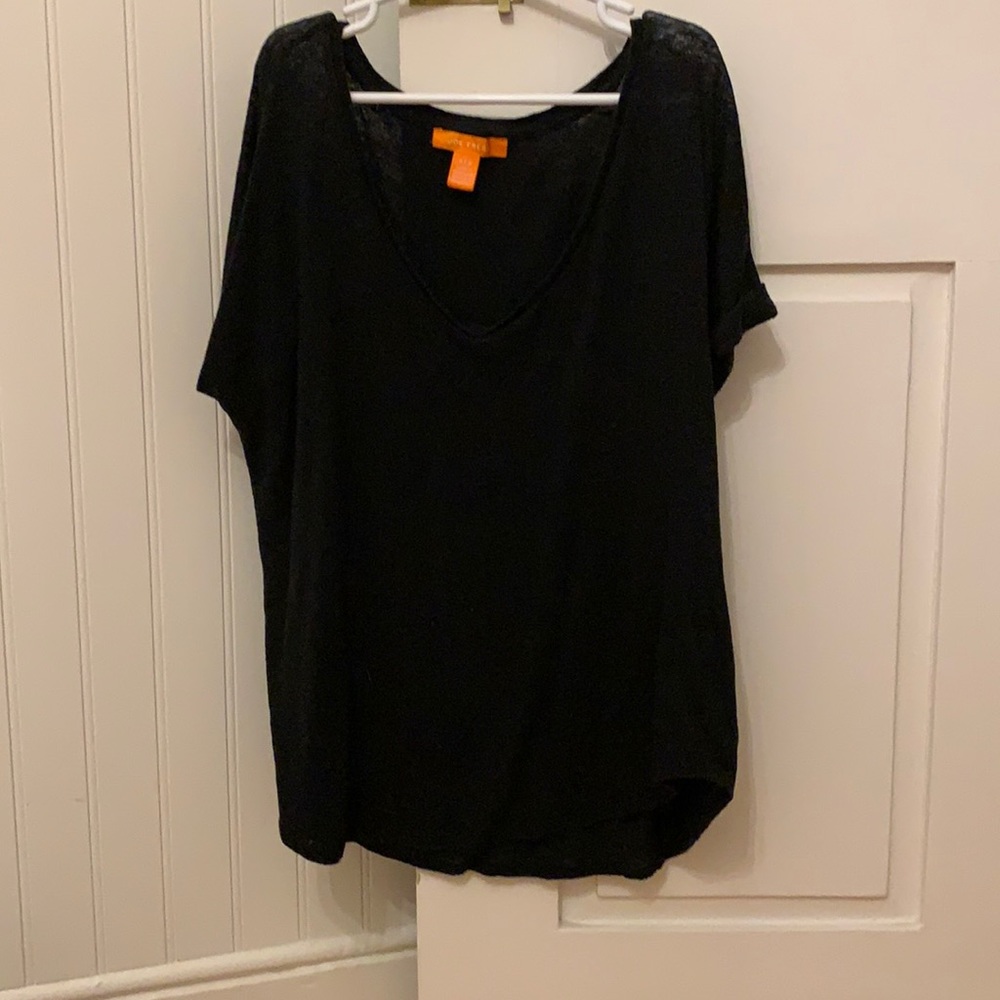 Black short sleeve